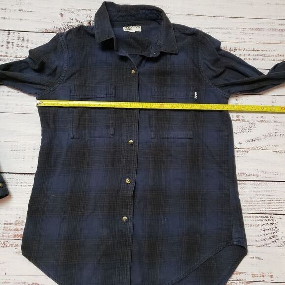 VANS - Flannel Shirt - Perfect for Spring! Size Medium - Picture 9 of 9
